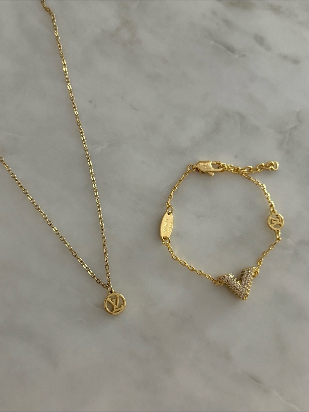 LV Essential V Matching Jewelry Set
